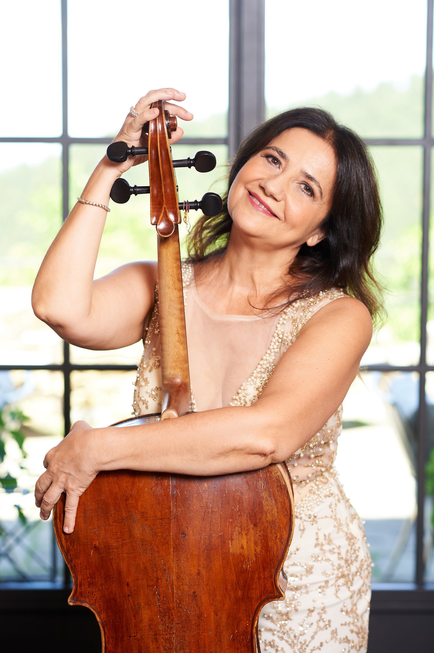 Riparte la tournée italiana della violoncellista e manager culturale Silvia Chiesa